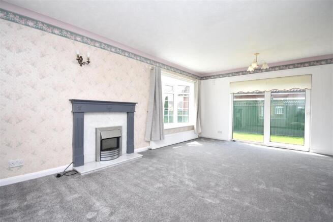 3 bed Detached Bungalow to rent Image 11
