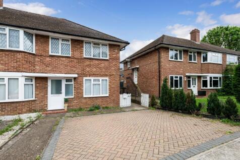 Reynolds Avenue, Chessington, KT9