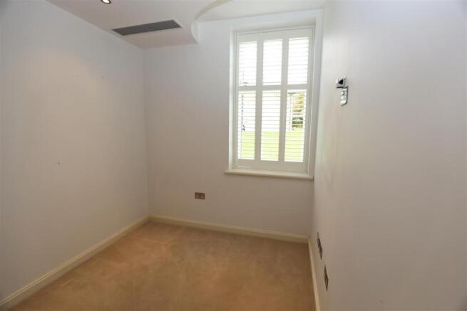 Bedroom 3 .JPG