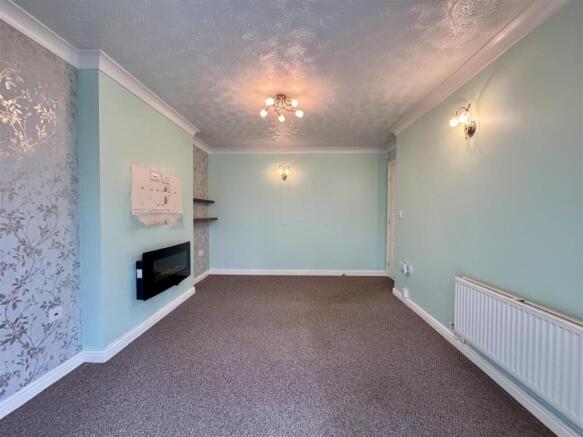 2 bed Semi-Detached Bungalow for sale Image 10