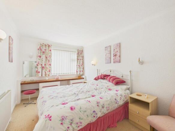 3 bed Semi-Detached for sale Image 12