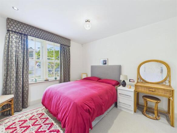 2 bed Apartment for sale Image 9