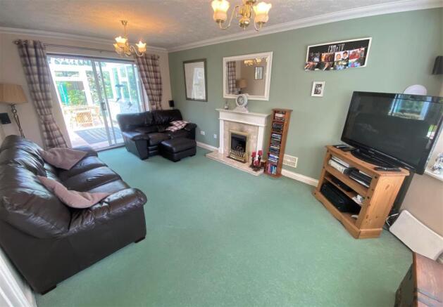 Living Room 1.jpg