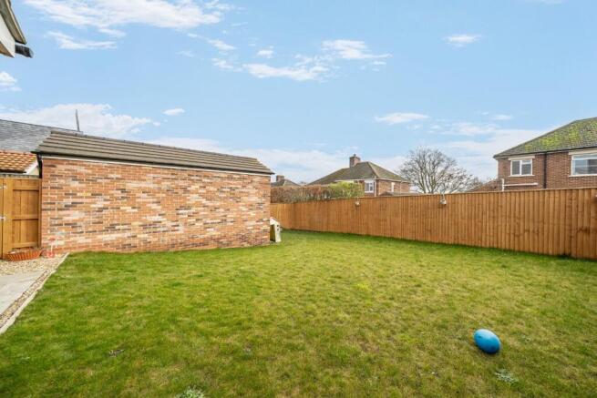 REAR GARDEN.jpg