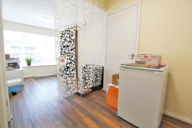 Bedroom 4.jpg