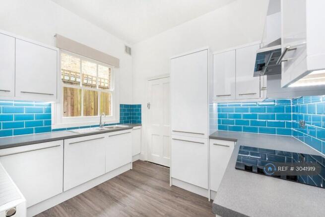 Modern Kitchen With Built In Appliances