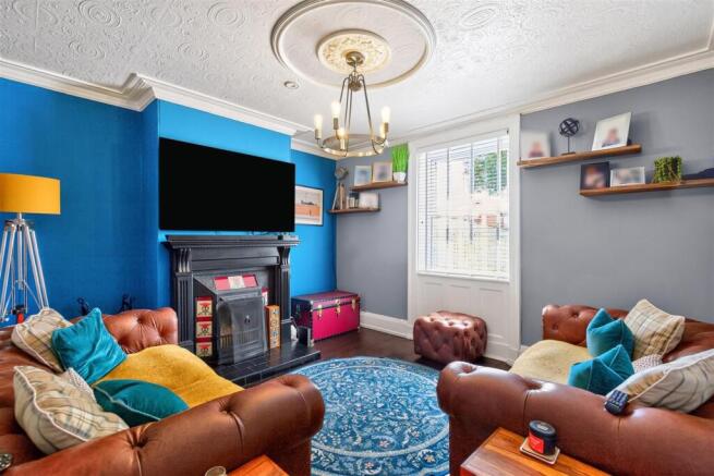 4 bed Semi-Detached for sale Image 8