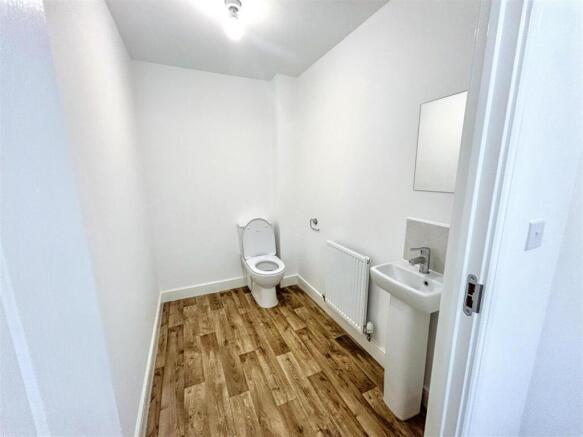 3 bed Semi-Detached to rent Image 10