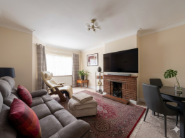 Flat 33, West Court, Great West Road, Hounslow TW5 0TL