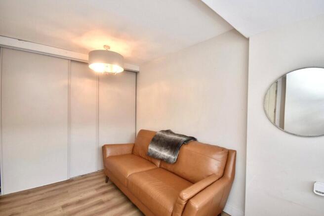 4 bed Detached for sale Image 11