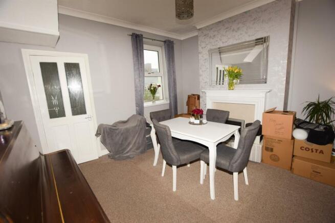 Lounge/ Dining Room