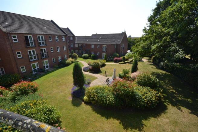 2 bed Apartment for sale Image 7