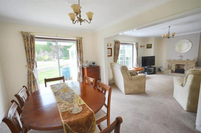 Sitting/Dining Room