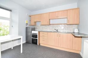 Flat B, 14, Clifton Terrace, Falmouth TR11 3QG