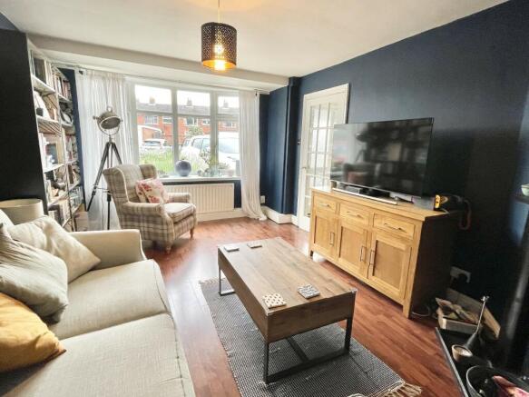 LOUNGE 1