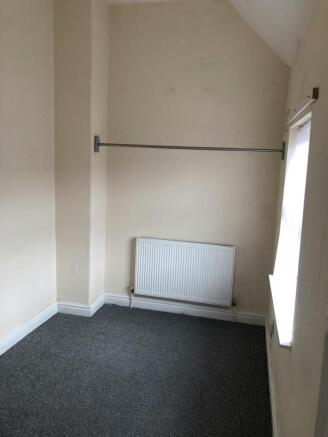 2 bed Terraced to rent Image 4