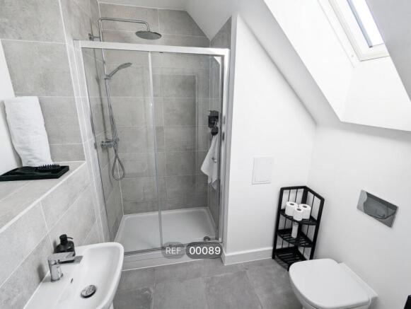 3 bed Terraced to rent Image 7