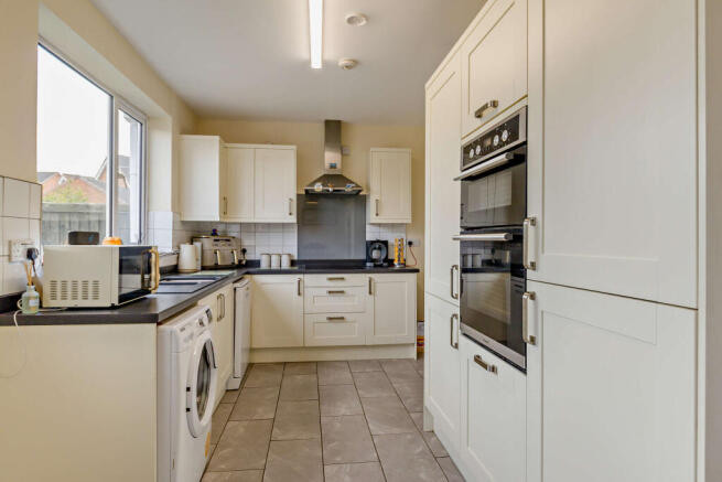 3 bed Semi-Detached for sale Image 4