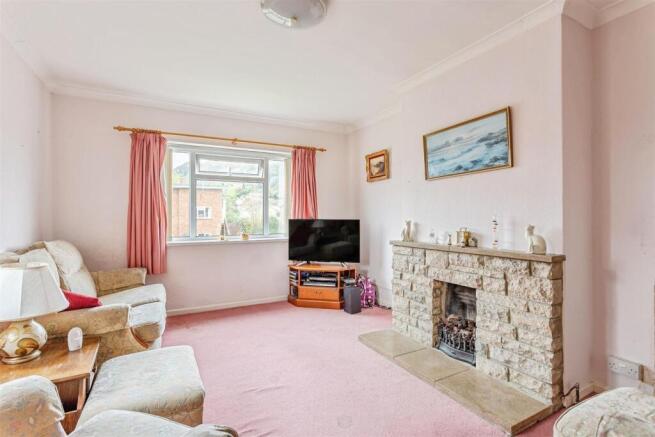 Living Room2.jpg