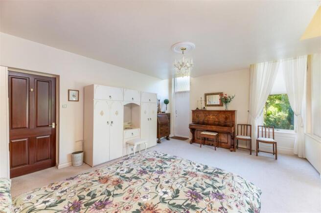 2 bed Apartment for sale Image 8