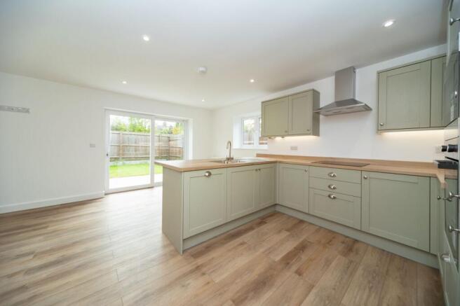 LIVING/KITCHEN/DINER