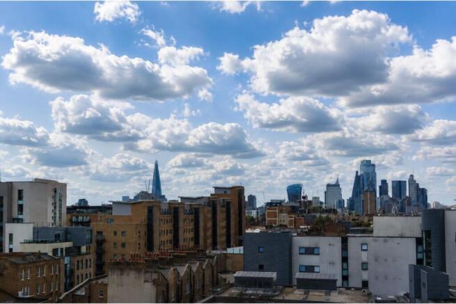 5 Salton Square, London, E14 photo 4