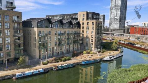 Anderson Square, Vallans Court, E3