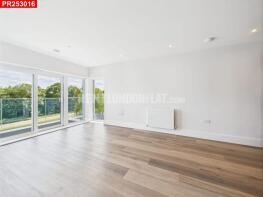 Flat 1, 22, Fairhaven Drive, Reading RG2 6BG