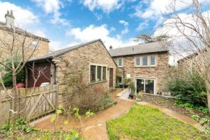 2, Broadbent Croft, Honley, Holmfirth HD9 6PN