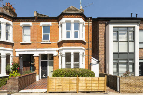 Fawe Park Road,
East Putney, SW15