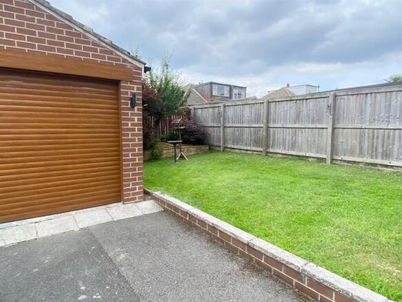 2 bed Semi-Detached Bungalow for sale Image 8