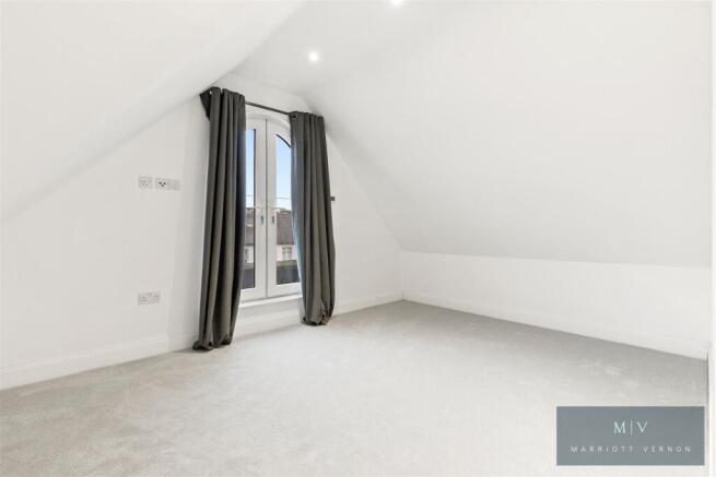 Brighton Road 218 5 MV-1.jpg