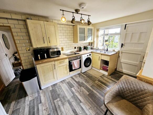 2 bed Semi-Detached for sale Image 5