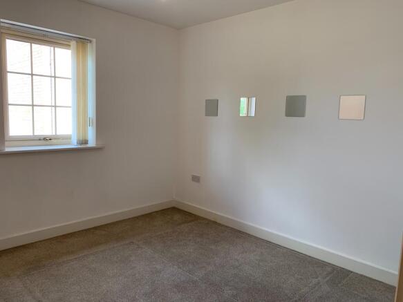 2 bed Apartment to rent Image 5