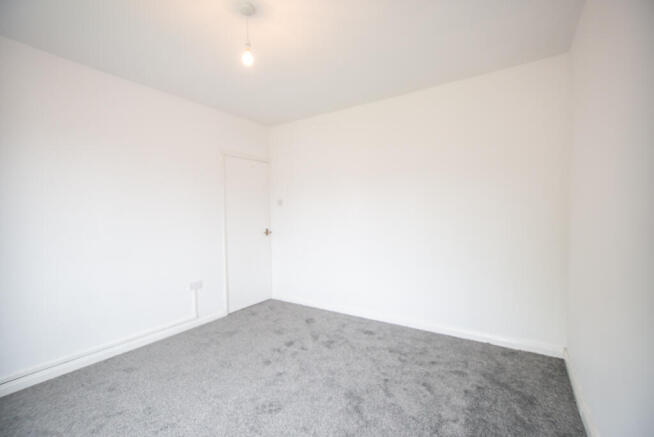 3 bed Semi-Detached to rent Image 12