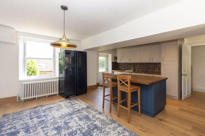 4 bed Detached to rent Image 7