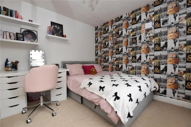 4 bed Detached for sale Image 8