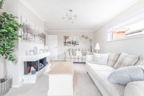 Equal Measure of Comfort, Space, and Flexibility in Watton