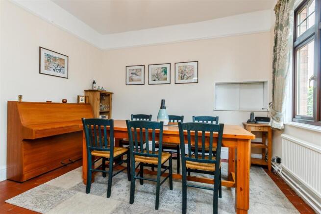 8295054-interior10.jpg