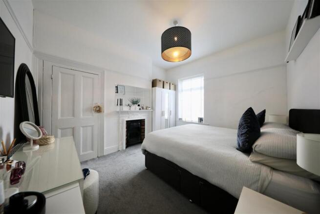 3 bed Terraced for sale Image 4