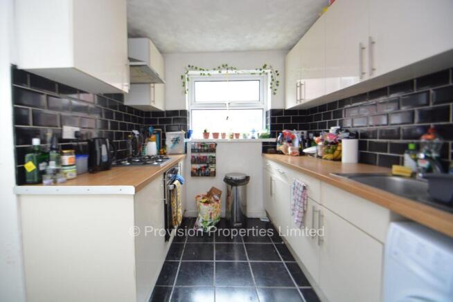5 bed Terraced to rent Image 4