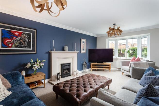 4 bed Detached for sale Image 10
