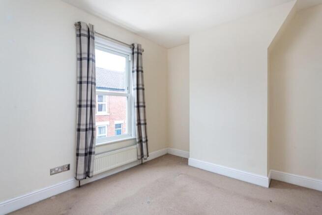 2 bed Terraced to rent Image 5