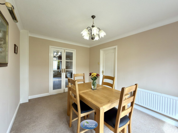 4 bed Detached for sale Image 9