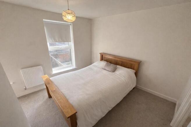 4 bed Town House to rent Image 9