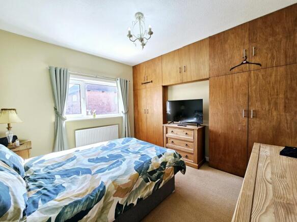 3 bed Semi-Detached for sale Image 12