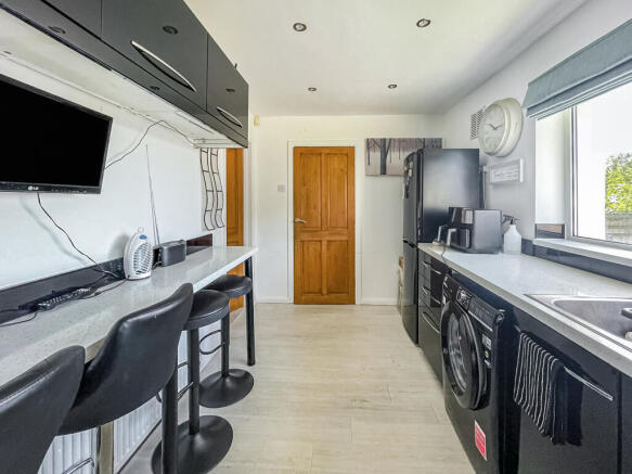 2 bed Semi-Detached for sale Image 5