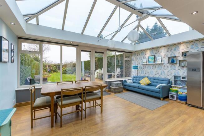 Living/Dining Area