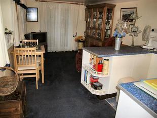 KITCHEN LOUNGE