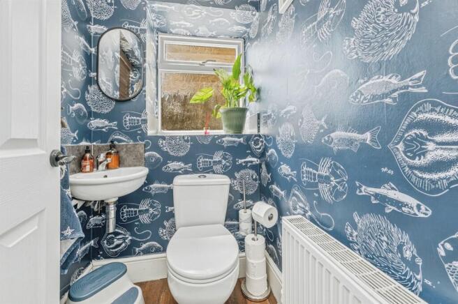 5 bed Semi-Detached for sale Image 10